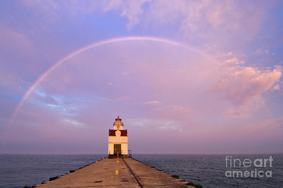 Kewaunee Pierhead Lighthouse And Rainbow - D002811 Photograph