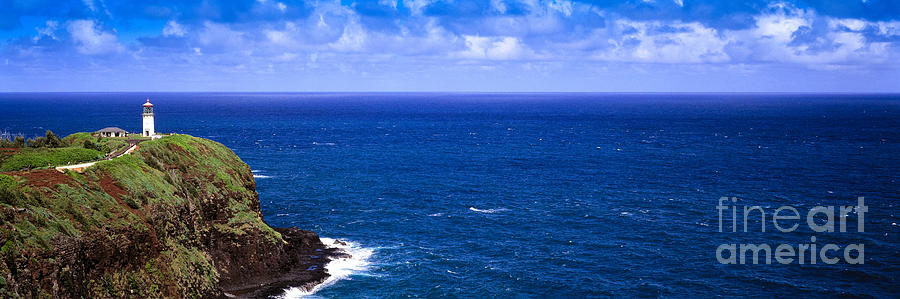 Kilauea Lighthouse in Kauai Photograph by Les Palenik
