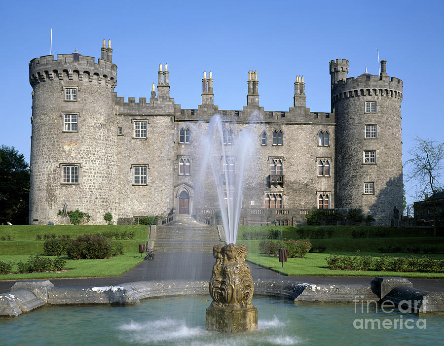 Kilkenny Castle, Ireland Photograph by Rafael Macia