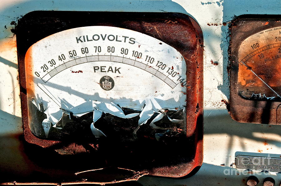 Kilovolt Picking Photograph by Gwyn Newcombe