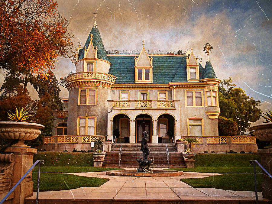 Kimberly Crest Manor - Vintage View Photograph by Glenn McCarthy Art and Photography