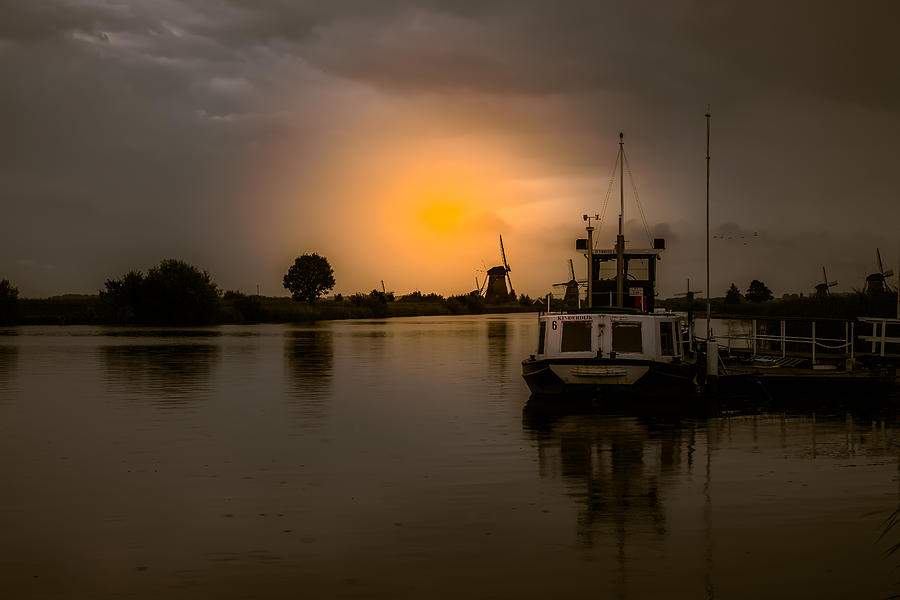 Kinderdijk Netherlands Photograph by John Johnson