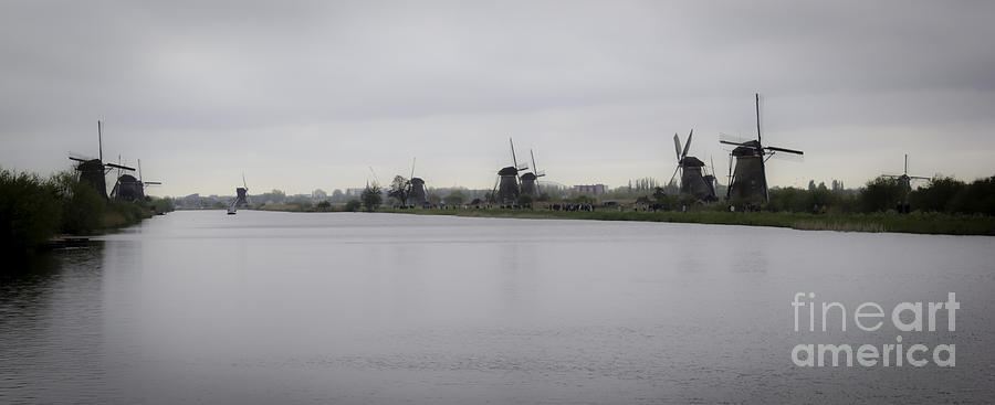 Kinderdijk Windmills 02 Photograph by Teresa Mucha