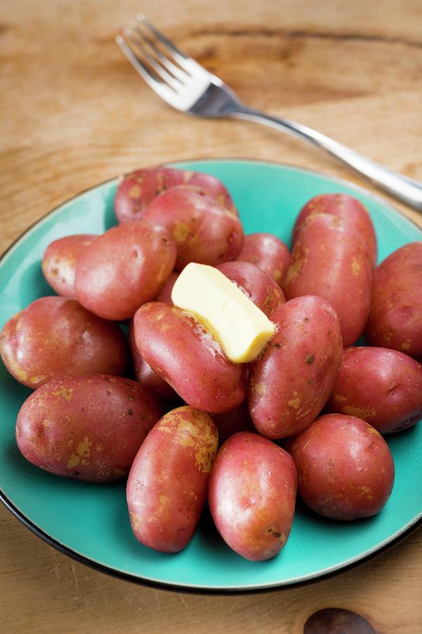 Still Life Photograph - King Edward Potatoes On A Plate by Aberration Films Ltd