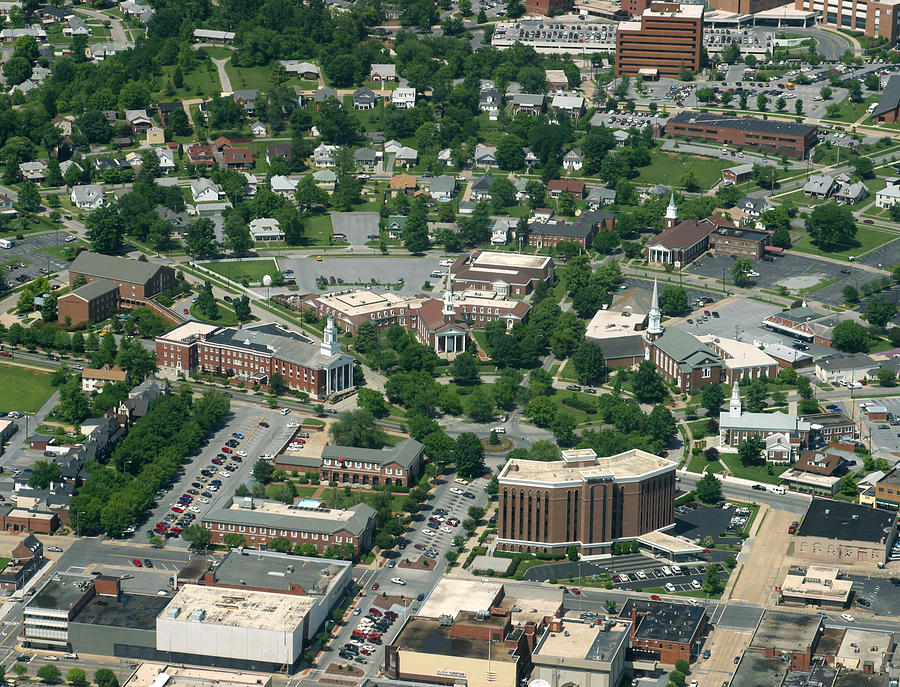 Kingsport Church Circle Photograph by Earl Carter