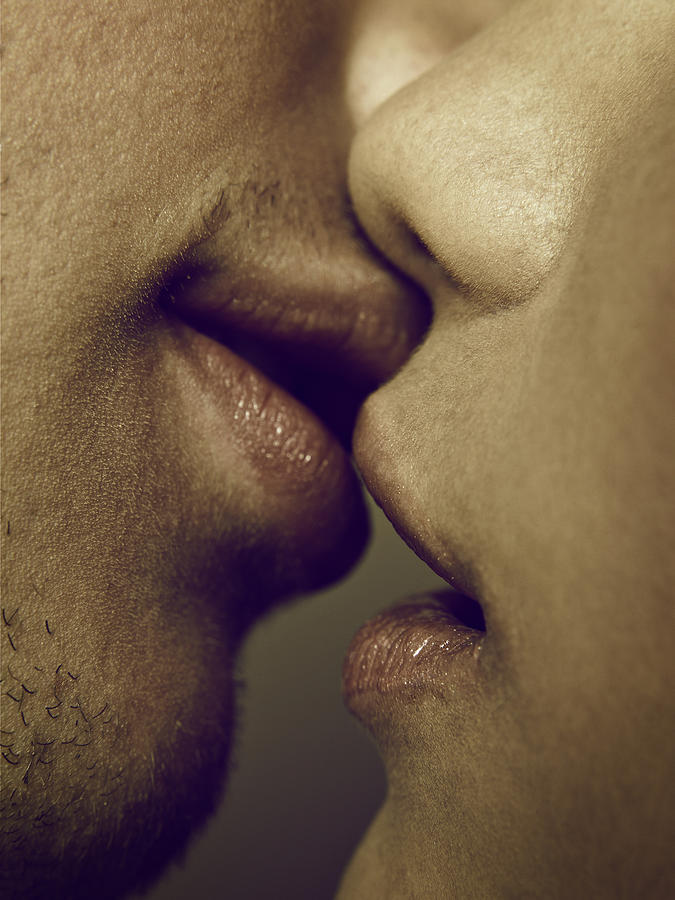 Kiss Photograph by Edgardo Contreras