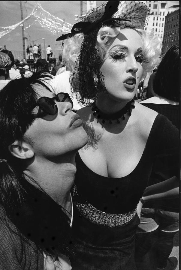 Kissing the Air Photograph by Robert Ullmann