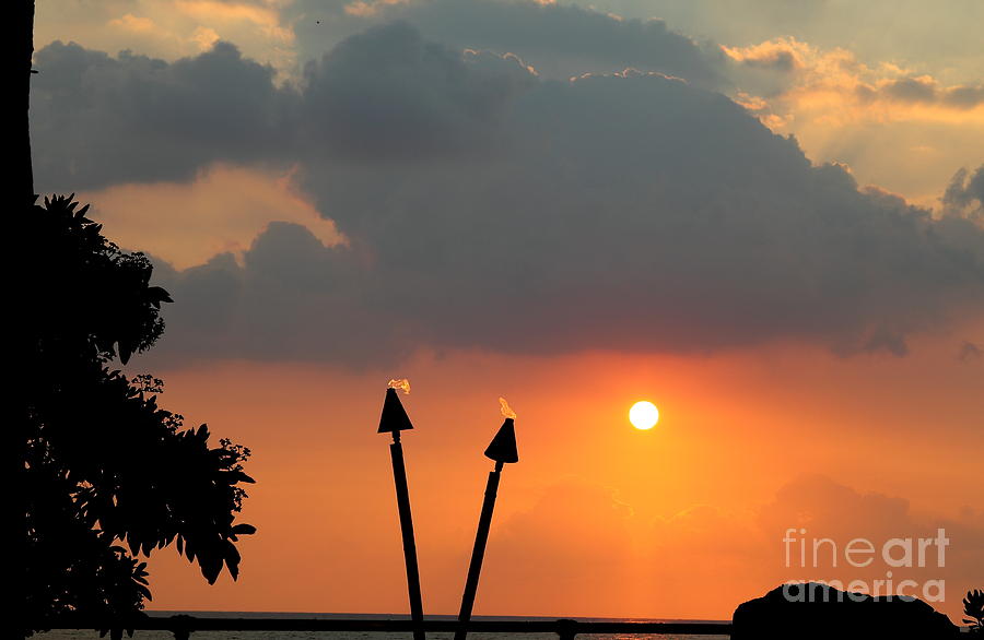 Kona Sunset 2 Photograph by Theresa Ramos-DuVon