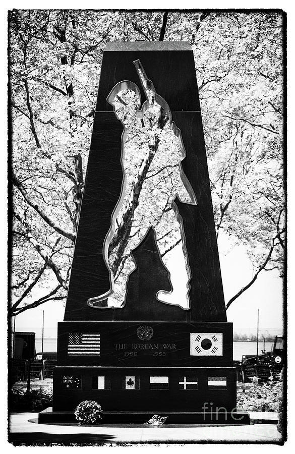 Korean War Memorial 1990s Photograph by John Rizzuto