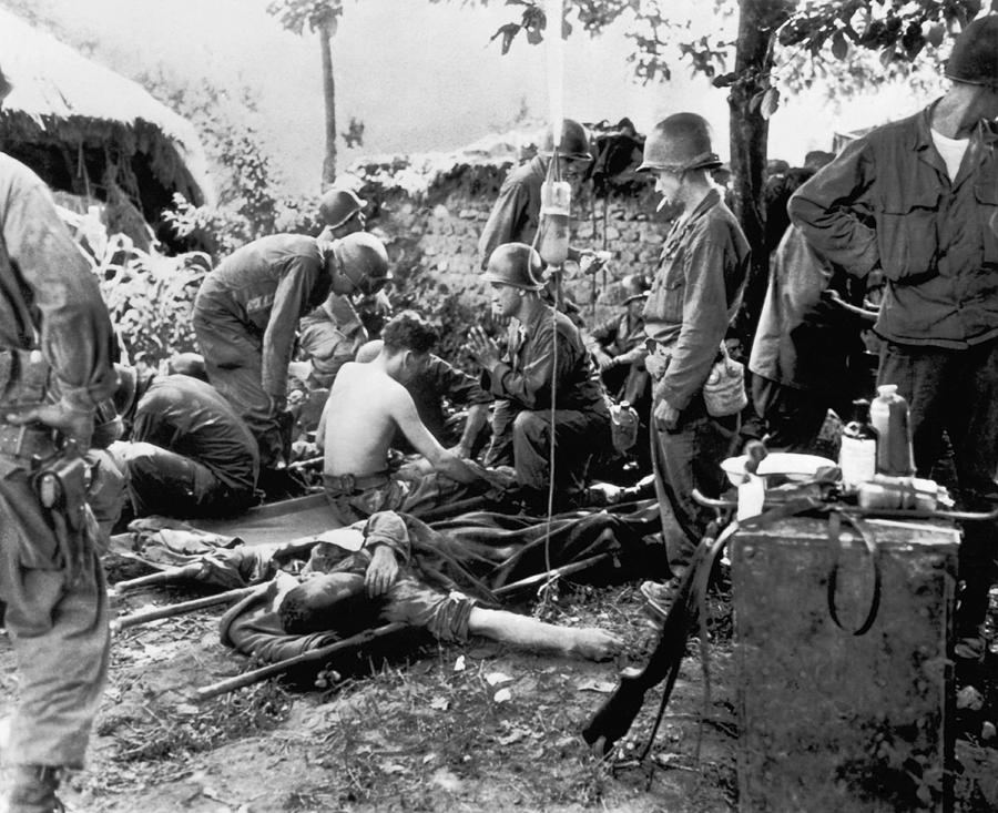 Korean War Wounded Photograph by Underwood Archives