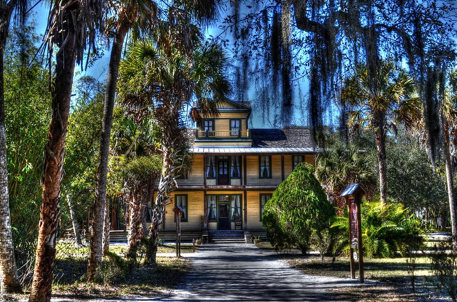 Koreshan State Park House Photograph by Timothy Lowry