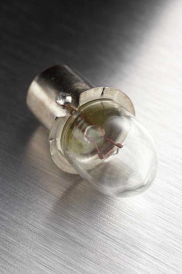 Krypton-filled Incandescent Light Bulb Photograph by Science Photo Library