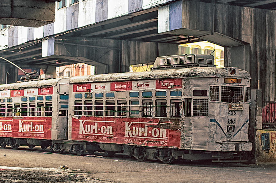 Train Photograph - Kurl-On by Scott Wyatt