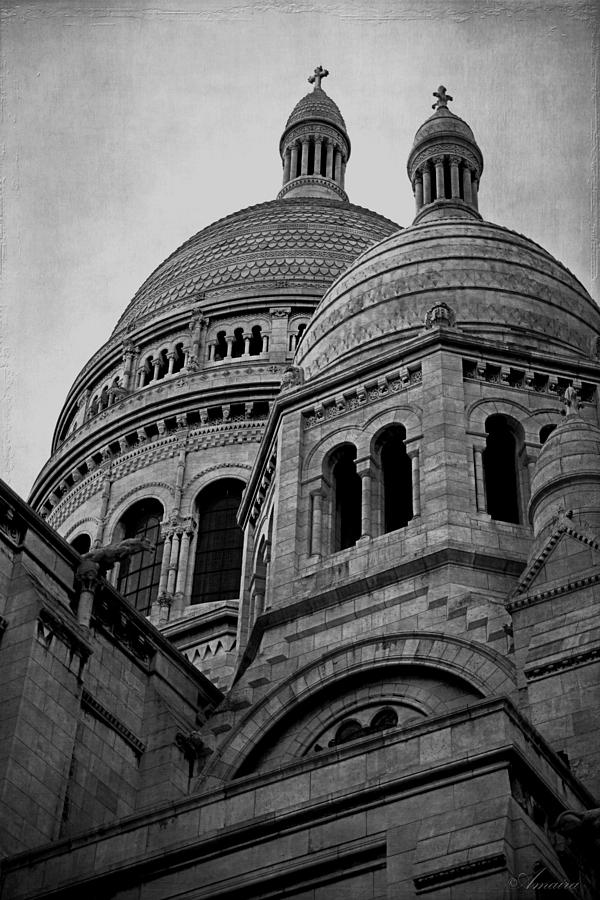 La Basilique Du Sacre Coeur De Montmartre Photograph by Maria Angelica Maira