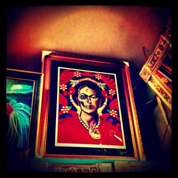 Losangeles Photograph - La Frida. #fridakahlo #placitaolvera by David S Chang