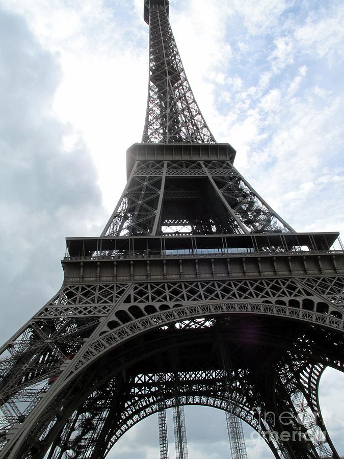 La tour Eiffel Photograph by Lynellen Nielsen