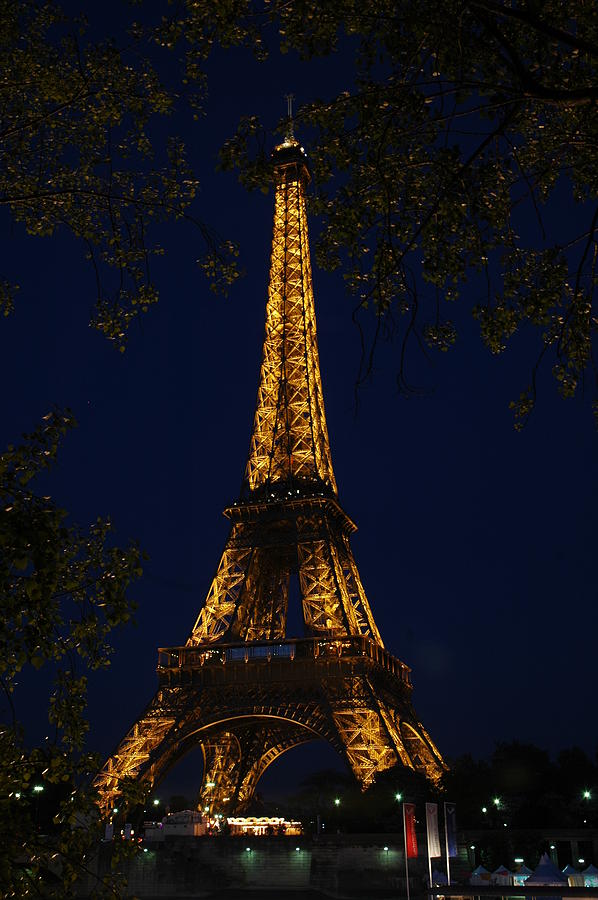La Tour Eiffel Photograph by Roberto Huczek - Fine Art America