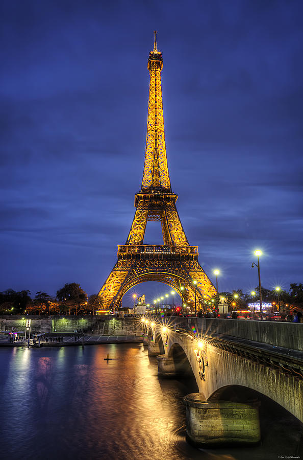 La Tour Eiffel Photograph by Ryan Wyckoff