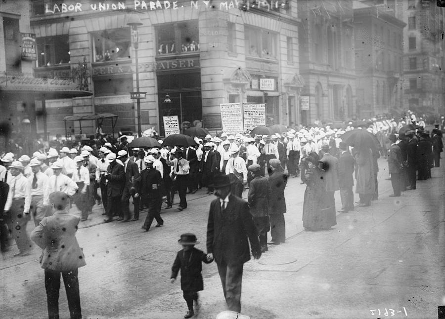 Labor Day Parade, 1911 Photograph by Granger - Fine Art America