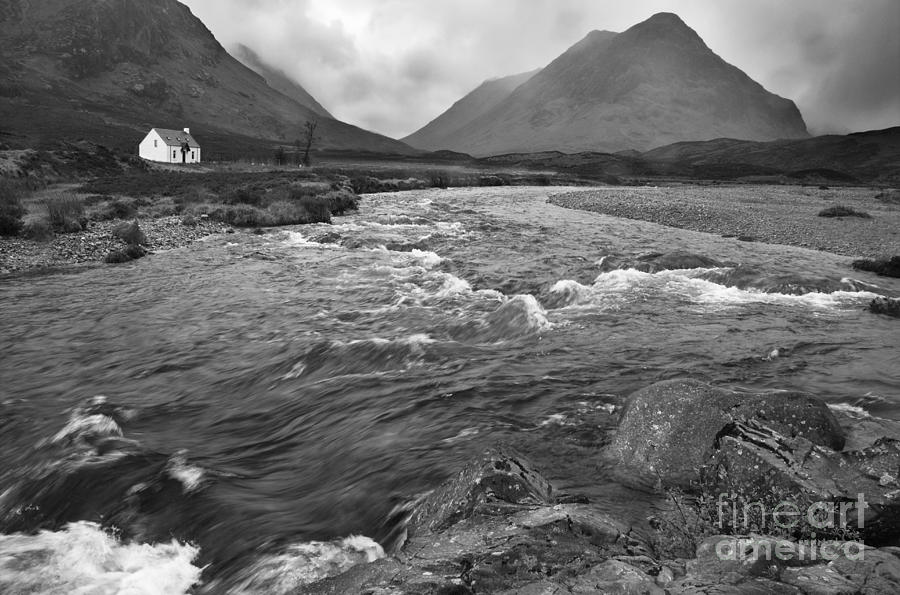 Mountain Photograph - Lagangarbh cottage in Glencoe by Colin Woods