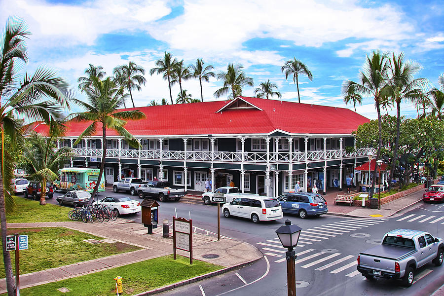 Historic Lahina Inn Maui Hawaii Photograph by Mark Fuge - Fine Art America