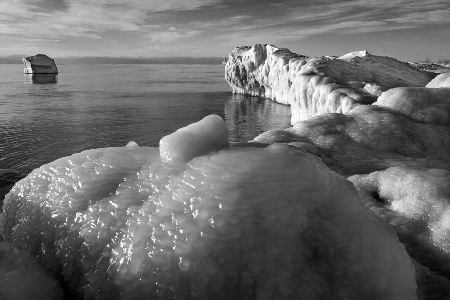Abstract Photograph - Lake Michigan Ice X by Frederic A Reinecke