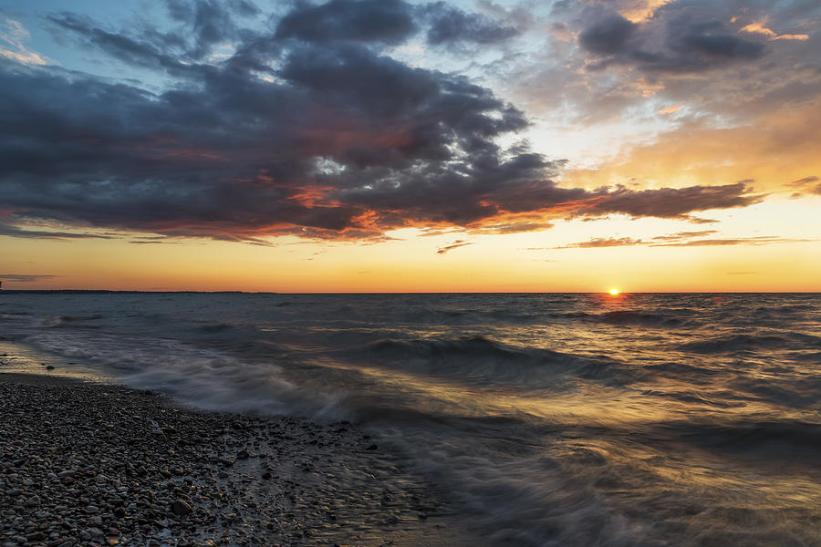 Lake Ontario Sunset 4 Photograph by Mark Papke