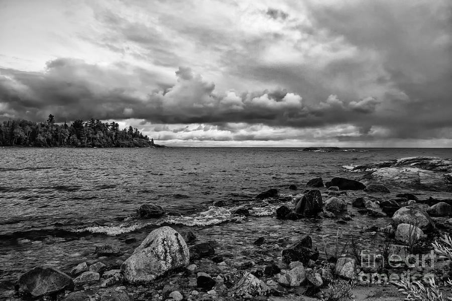 Lake Superior in the evening B W Photograph by Les Palenik