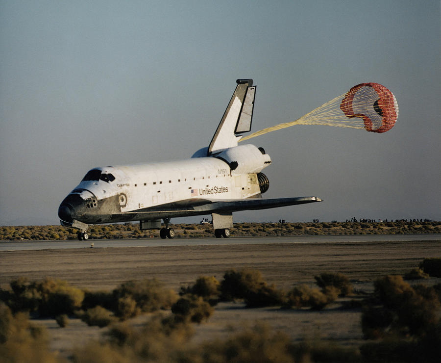 landing-of-shuttle-columbia-sts-58-nasascience-photo-library.jpg