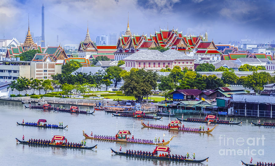 Landscape of Thais king palace  Photograph by Anek Suwannaphoom