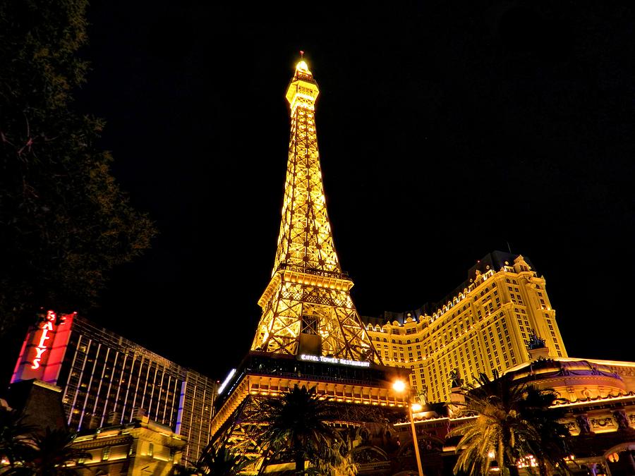 Las Vegas 009 Photograph by Lance Vaughn