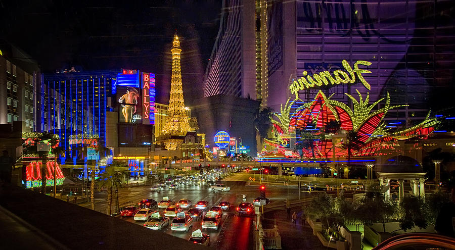 Las Vegas Boulevard Photograph - Las Vegas Blvd Reflection by Gary Warnimont