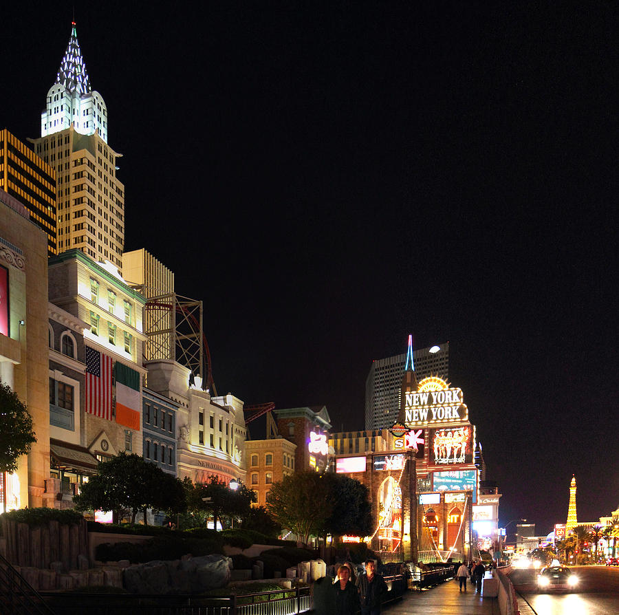 Skyline Photograph - Las Vegas - New York New York Casino - 01131 by DC Photographer