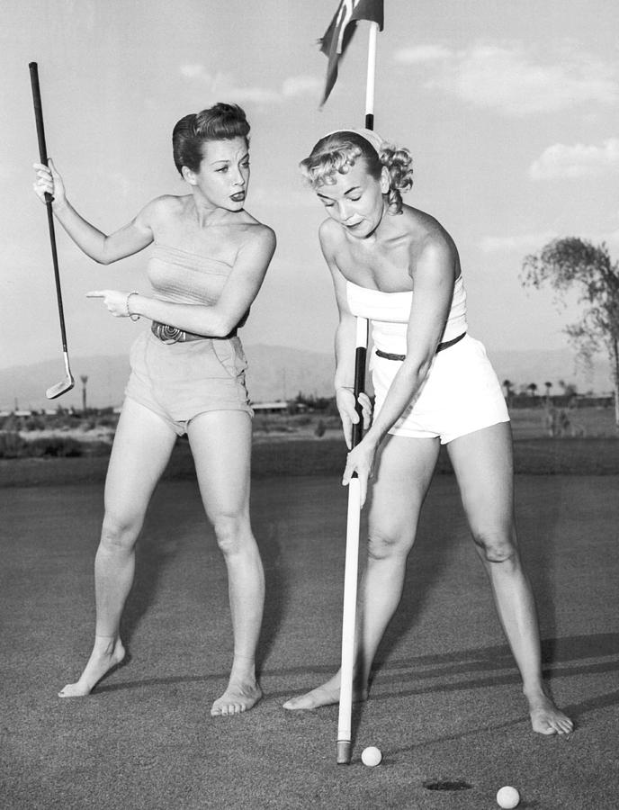 Las Vegas Photograph - Las Vegas Showgirl Golf by Underwood Archives