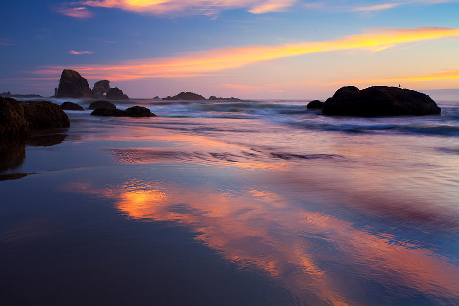 Last light on the beach Photograph by Engin Tokaj | Fine Art America