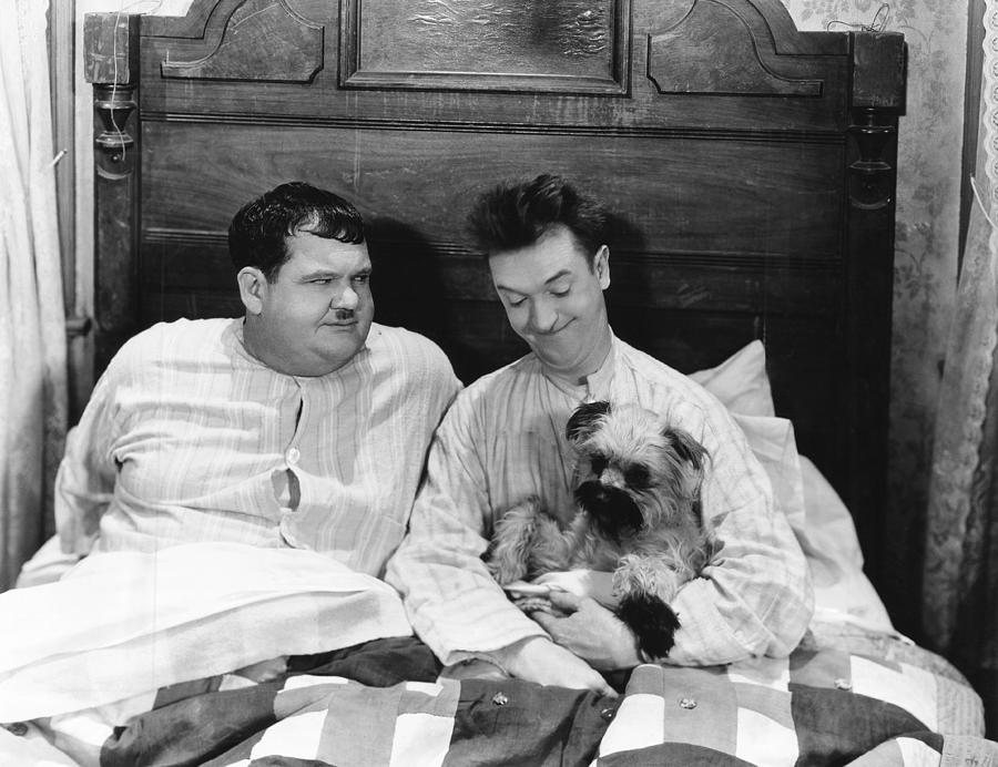 Movie Photograph - Laughing Gravy, From Left Oliver Hardy by Everett
