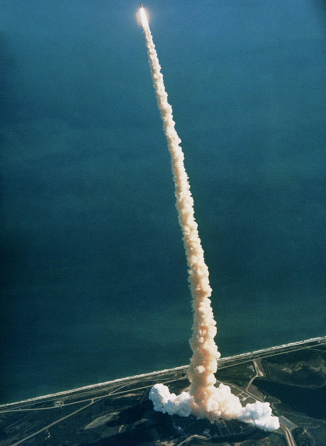 Launch Of Discovery On Mission Sts-42 Photograph by Nasa/science Photo Library