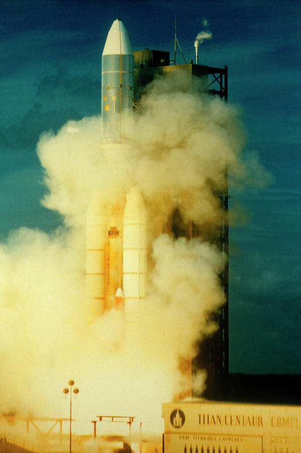 voyager launch date