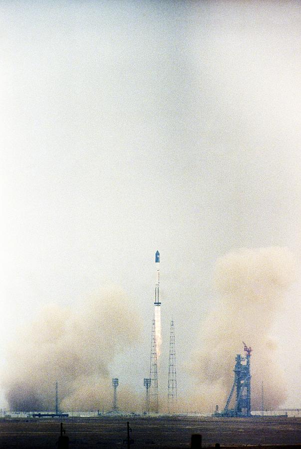 Launch of the Zarya module for ISS Photograph by Science Photo Library