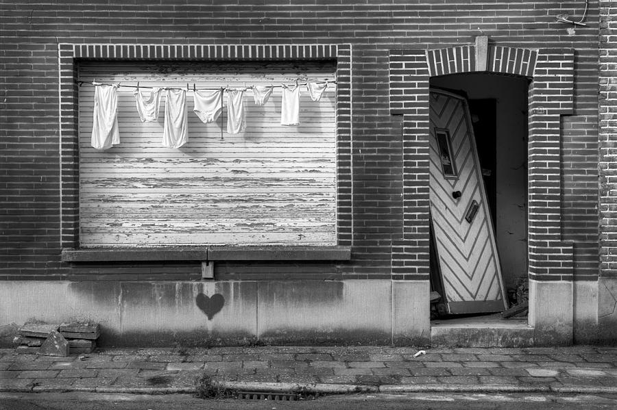 Laundry And Abandoned House Photograph by Dirk Ercken