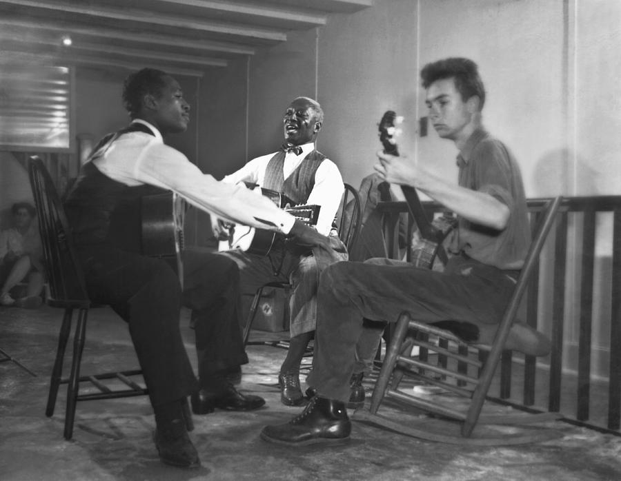 Leadbelly, White, Pete Seeger Photograph by Underwood Archives