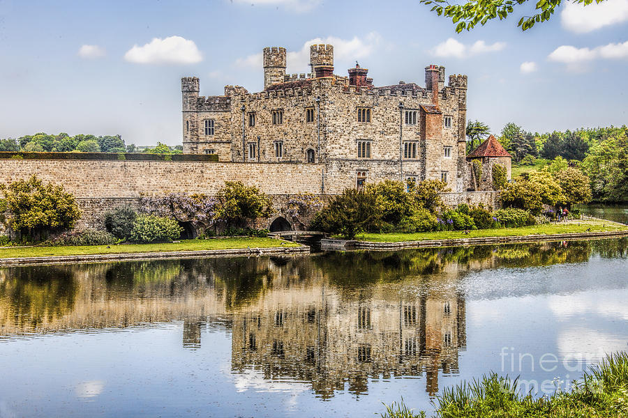 Leeds Castle Photograph by Shirley Mangini