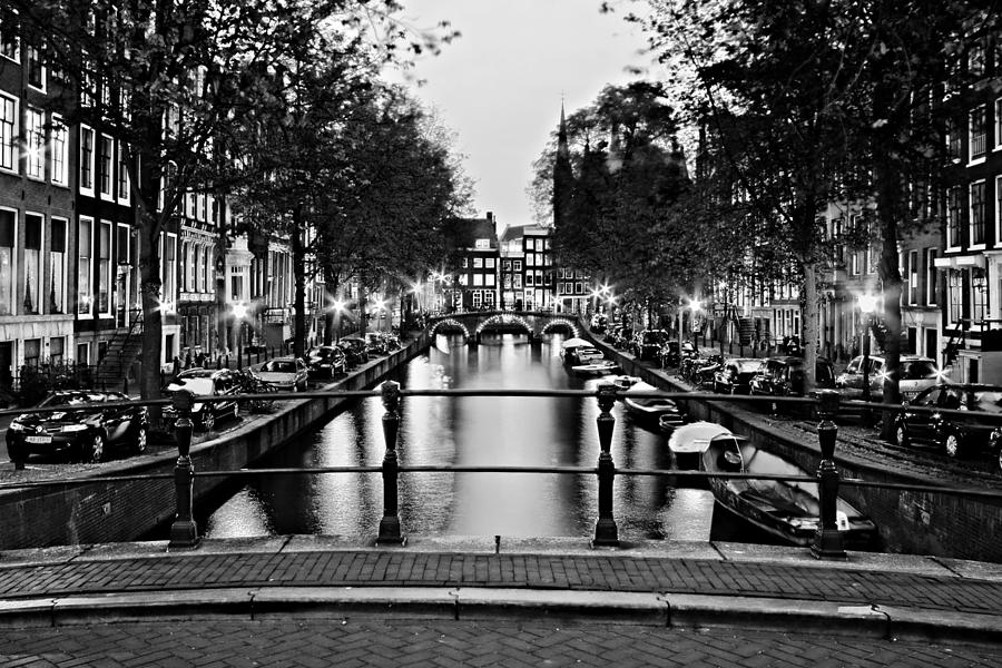 Leidsegracht Canal at Night / Amsterdam Photograph by Barry O Carroll