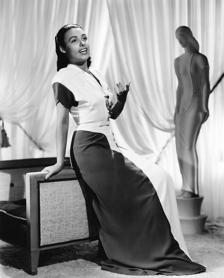 Lena Horne, 1942 Photograph by Everett