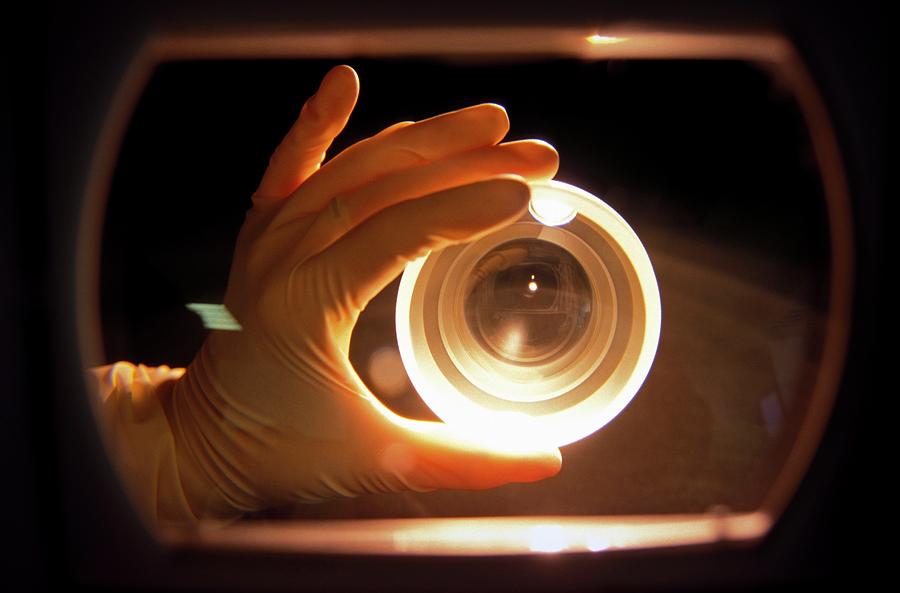 Lens Curvature Testing Photograph by Patrick Landmann/science Photo Library