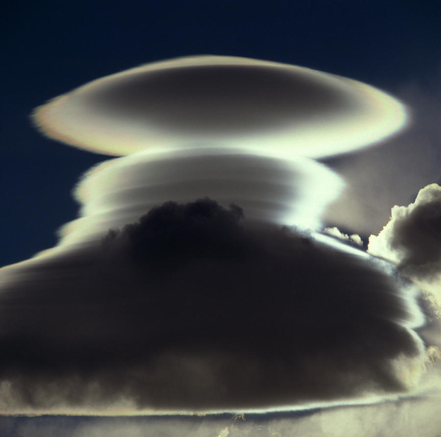 Lenticular Cloud Photograph - Lenticular Cloud by British Antarctic Survey/science Photo Library