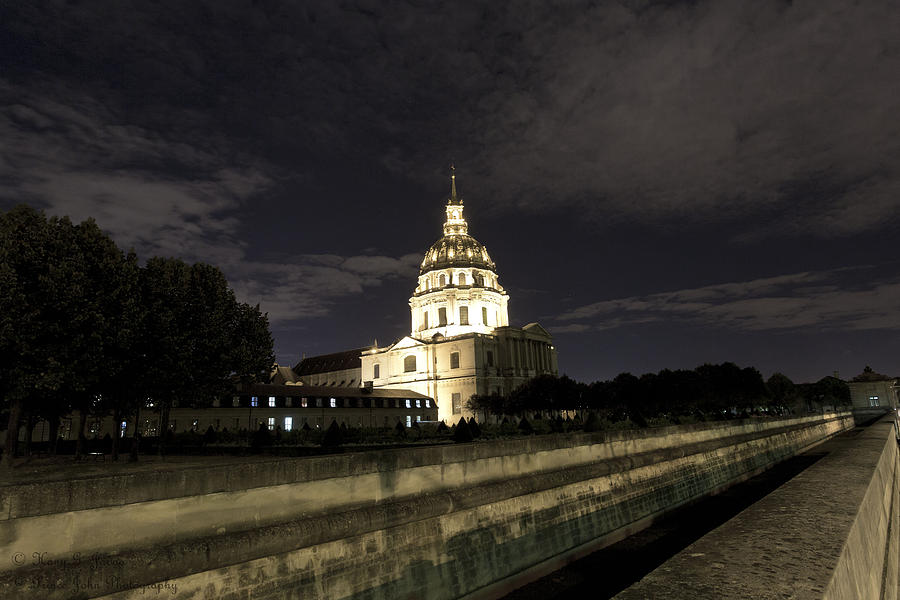 Les Invalides - Eglise Du Dome At Night - 1 Photograph by Hany J