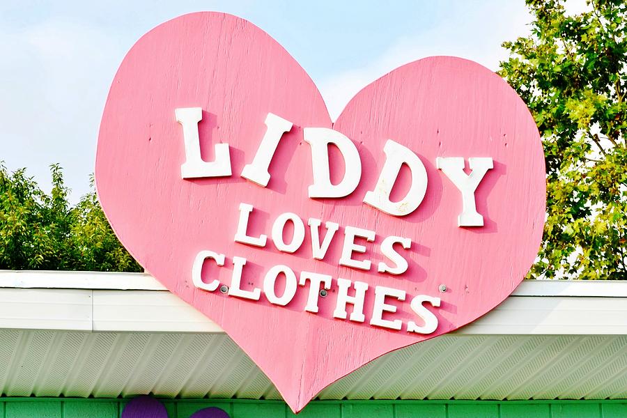 Liddy Loves Clothes - Clarksville Delaware Photograph by Kim Bemis