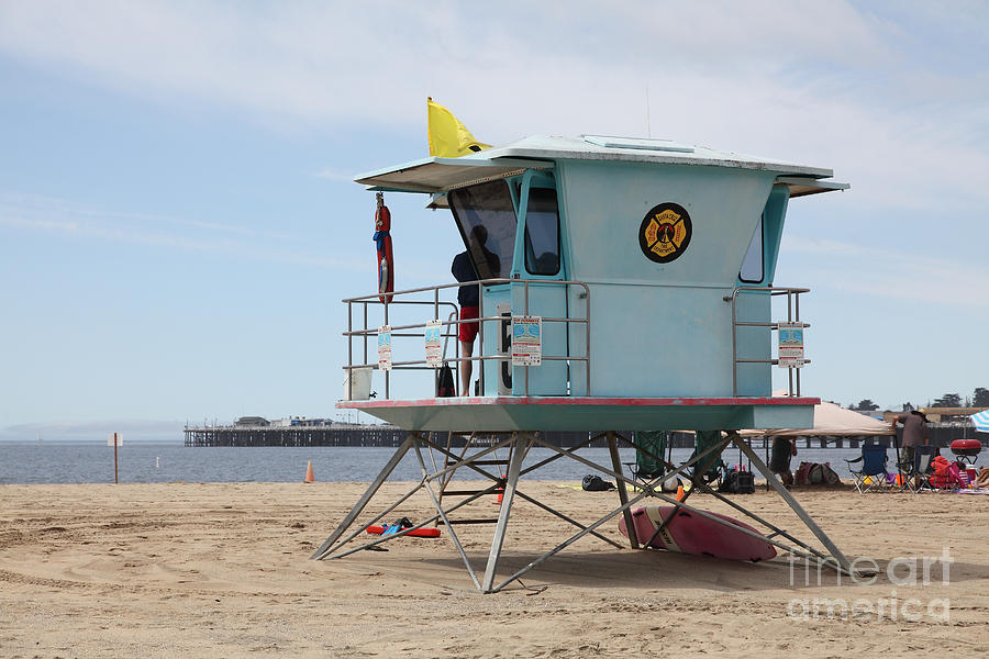 Lifeguard Shack At The Santa Cruz Beach Boardwalk California 5D23710 ...