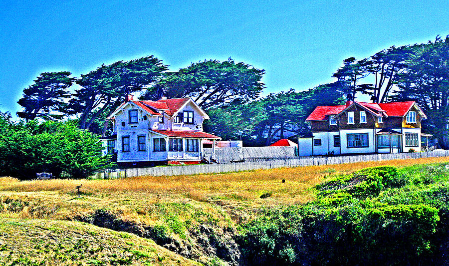 Lighthouse Keepers Quarters Photograph by Joseph Coulombe
